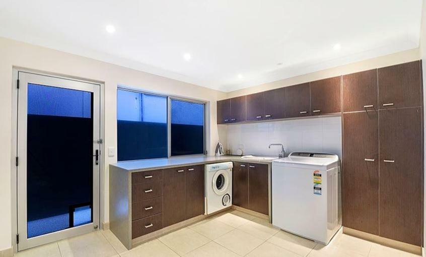 Beachfront Beauty! Gold Coast Luaran gambar
